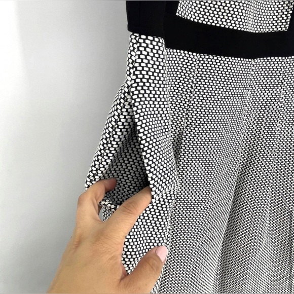 WHBM 🆕 Sleeveless Black And White Pieced Fit And Flare Dress. Size 14. - Picture 6 of 9